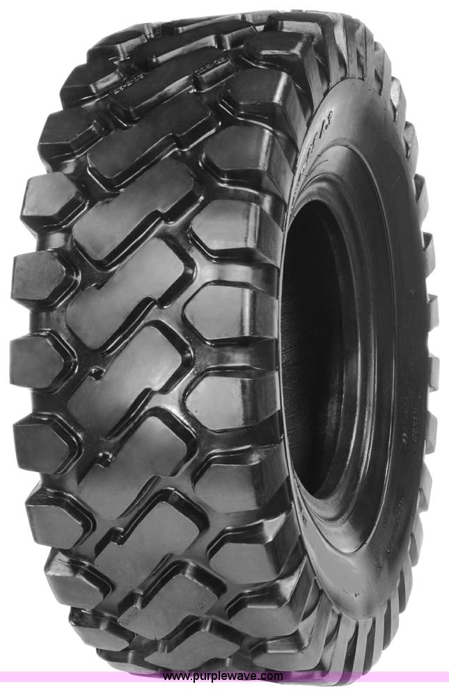 image for item F1056 (4) 20.5x25 loader tires