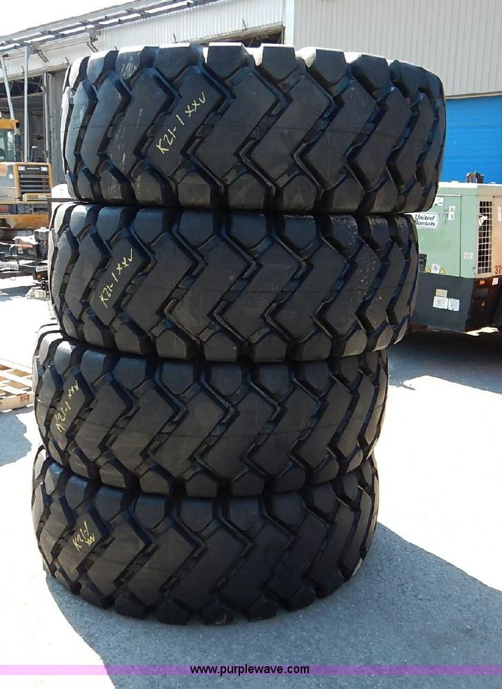image for item F1057 (4) Honor E-3/L3 23.5x25 loader tires