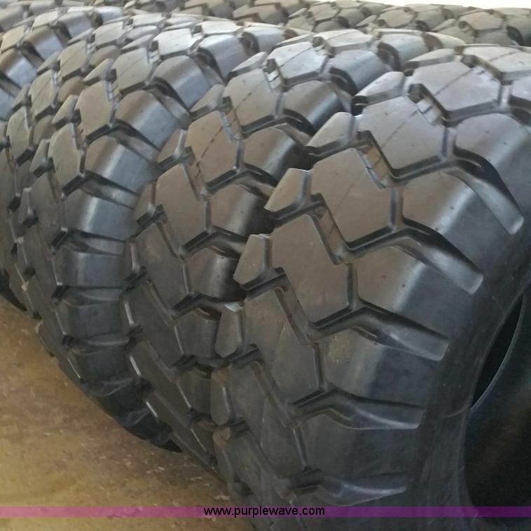 image for item F1057 (4) Honor E-3/L3 23.5x25 loader tires