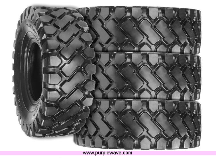 image for item F1058 (4) 17.5x25 loader tires