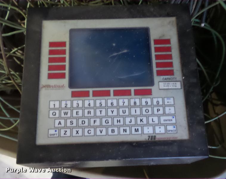 image for item F1954 Cardinal scale