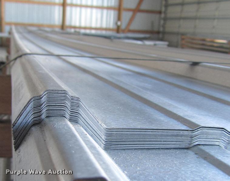 image for item F1963 (60) sheets of metal siding/roofing