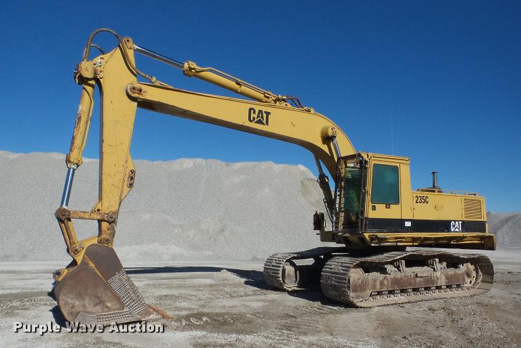 image for item J8668 1992 Caterpillar 235C excavator