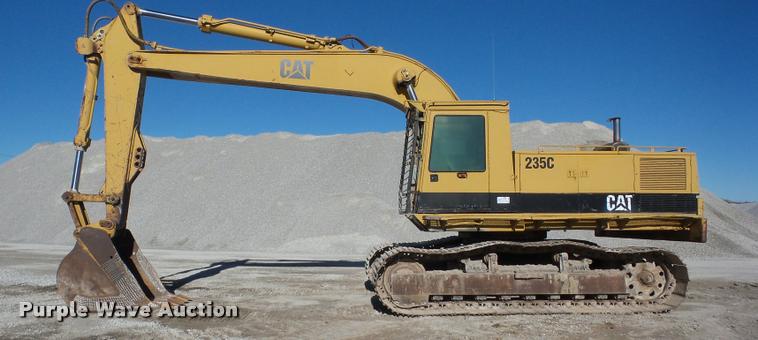 image for item J8668 1992 Caterpillar 235C excavator