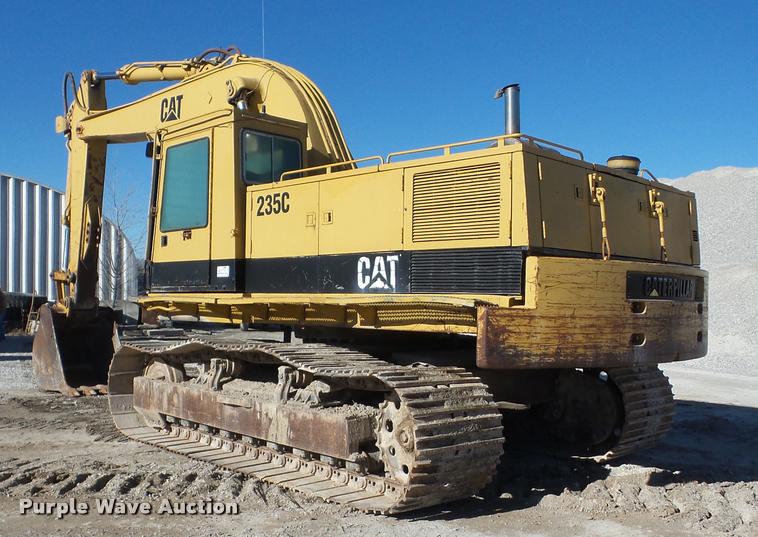 image for item J8668 1992 Caterpillar 235C excavator