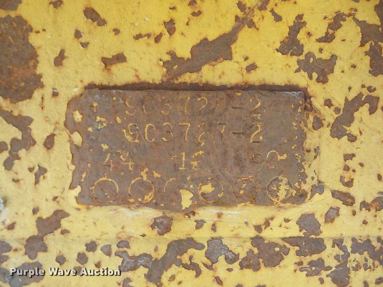 image for item J8668 1992 Caterpillar 235C excavator