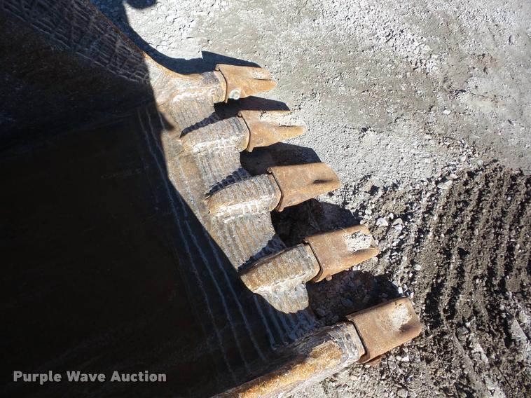 image for item J8668 1992 Caterpillar 235C excavator