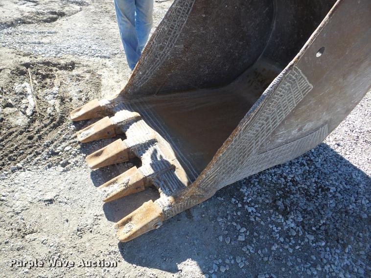 image for item J8668 1992 Caterpillar 235C excavator