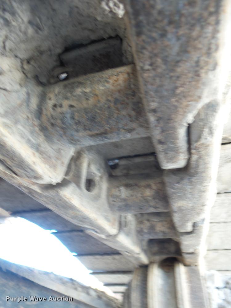 image for item J8668 1992 Caterpillar 235C excavator