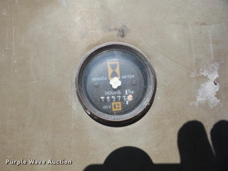 image for item J8668 1992 Caterpillar 235C excavator