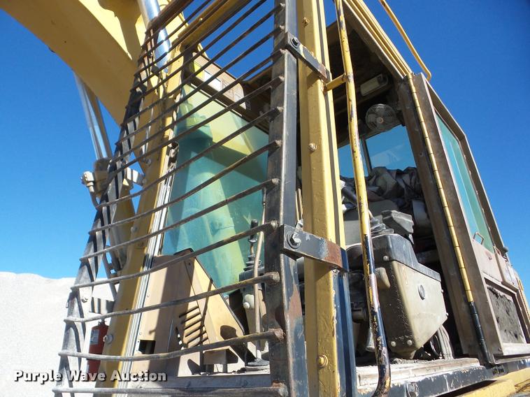 image for item J8668 1992 Caterpillar 235C excavator