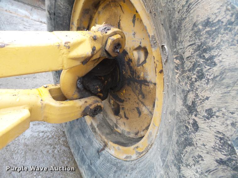 image for item K3407 1970 Caterpillar 120 rigid frame motor grader