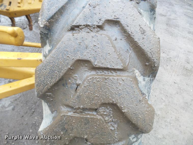 image for item K3407 1970 Caterpillar 120 rigid frame motor grader