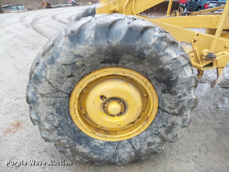 image for item K3407 1970 Caterpillar 120 rigid frame motor grader
