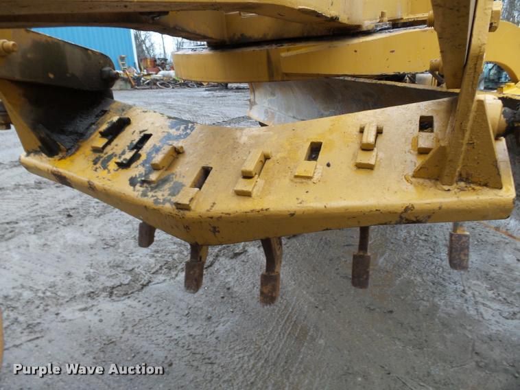 image for item K3407 1970 Caterpillar 120 rigid frame motor grader