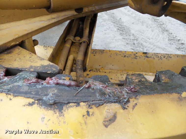 image for item K3407 1970 Caterpillar 120 rigid frame motor grader