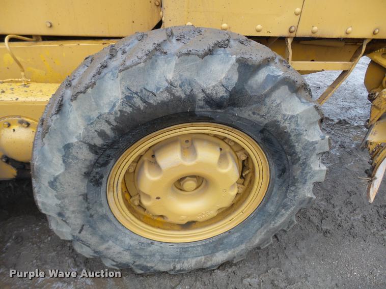 image for item K3407 1970 Caterpillar 120 rigid frame motor grader