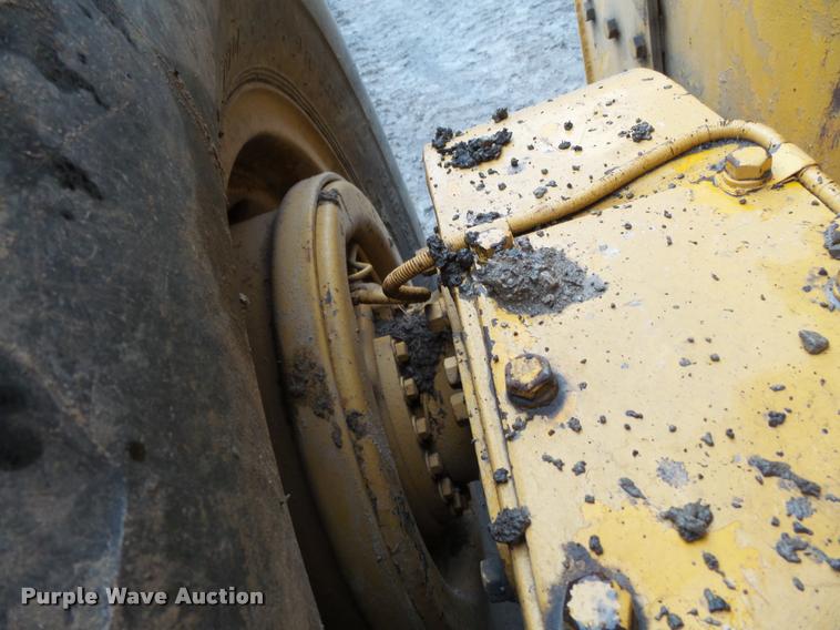 image for item K3407 1970 Caterpillar 120 rigid frame motor grader