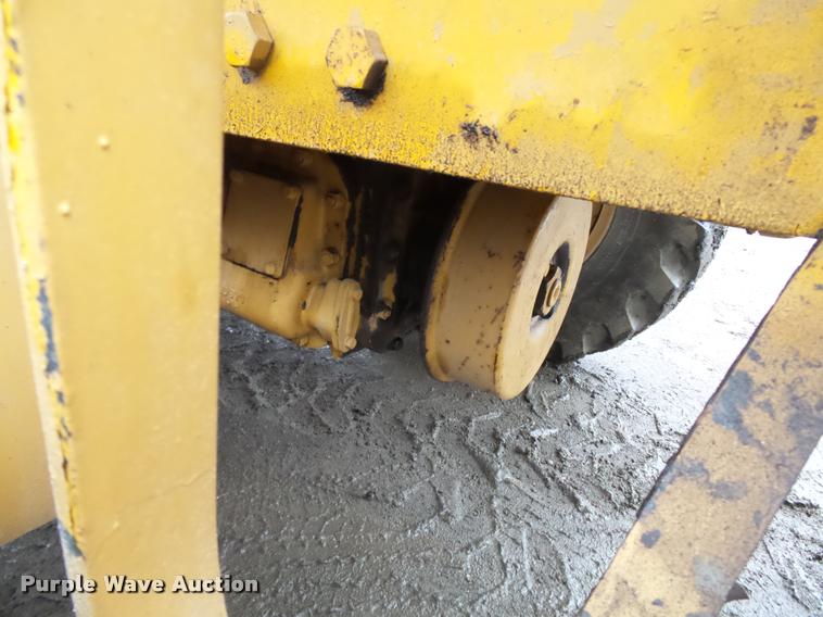 image for item K3407 1970 Caterpillar 120 rigid frame motor grader