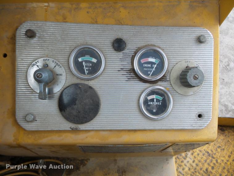 image for item K3407 1970 Caterpillar 120 rigid frame motor grader