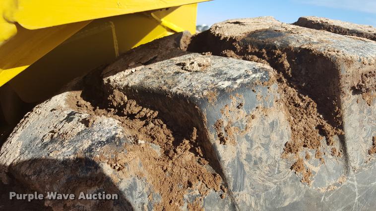 image for item L1720 2001 Caterpillar 613C Series II elevating scraper