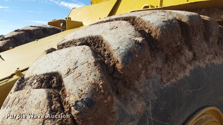 image for item L1720 2001 Caterpillar 613C Series II elevating scraper