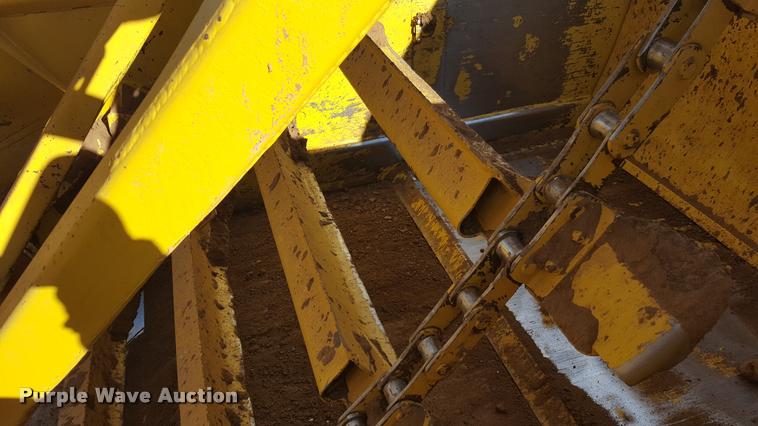 image for item L1720 2001 Caterpillar 613C Series II elevating scraper