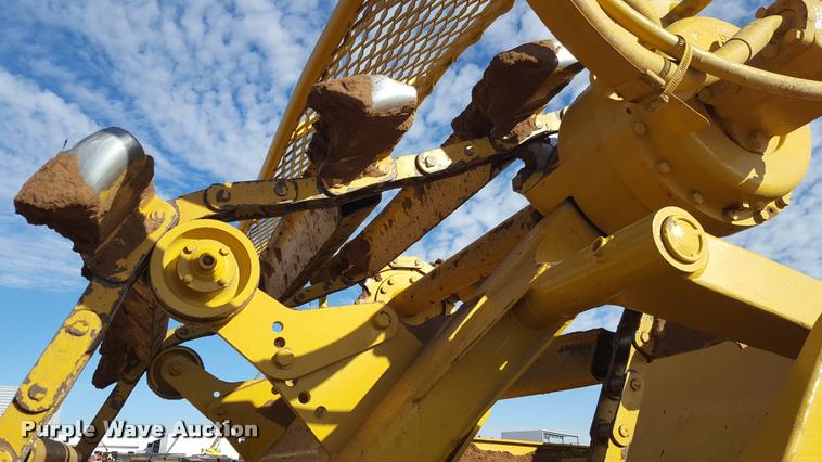 image for item L1720 2001 Caterpillar 613C Series II elevating scraper