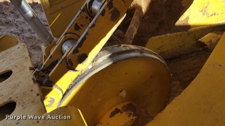 image for item L1720 2001 Caterpillar 613C Series II elevating scraper