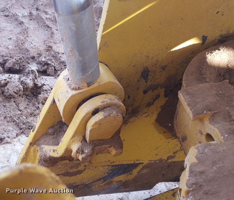 image for item L1720 2001 Caterpillar 613C Series II elevating scraper