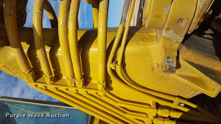 image for item L1720 2001 Caterpillar 613C Series II elevating scraper