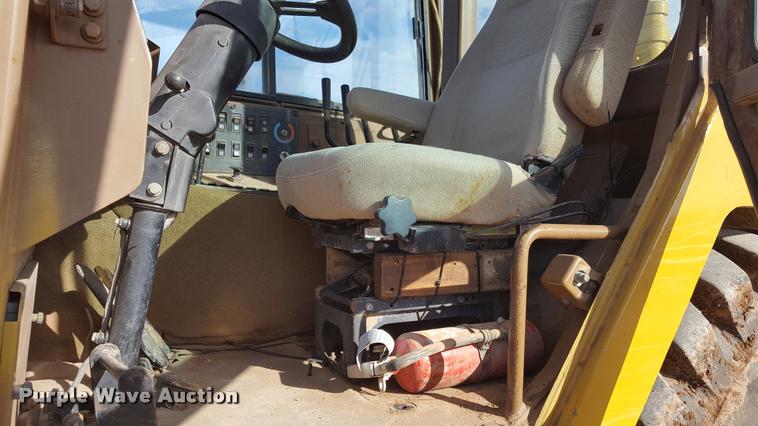 image for item L1720 2001 Caterpillar 613C Series II elevating scraper