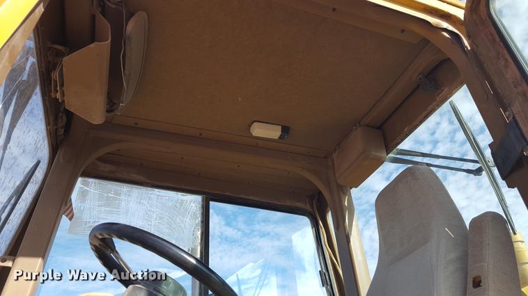 image for item L1720 2001 Caterpillar 613C Series II elevating scraper