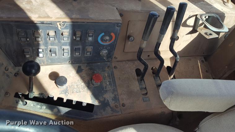 image for item L1720 2001 Caterpillar 613C Series II elevating scraper