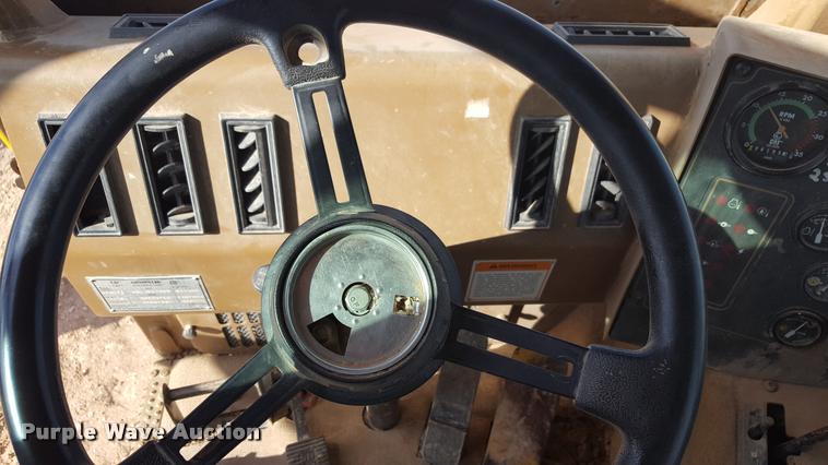 image for item L1720 2001 Caterpillar 613C Series II elevating scraper