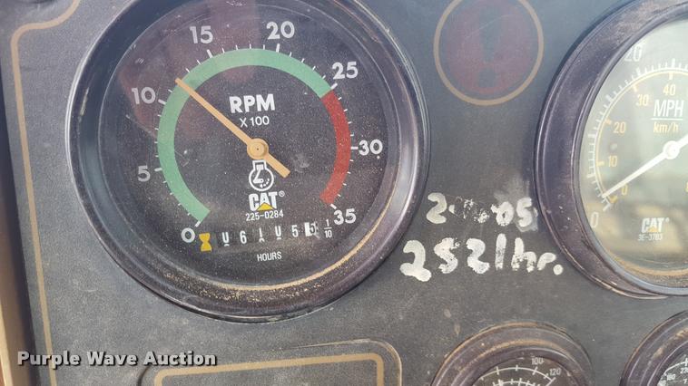 image for item L1720 2001 Caterpillar 613C Series II elevating scraper