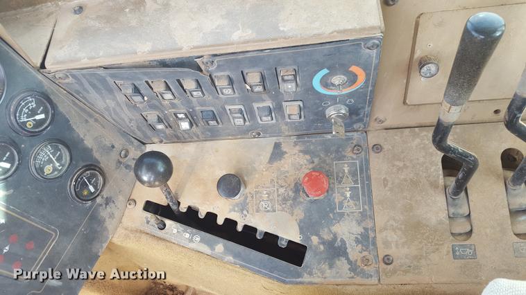 image for item L1720 2001 Caterpillar 613C Series II elevating scraper