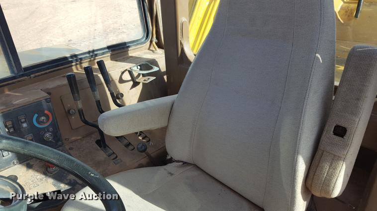 image for item L1720 2001 Caterpillar 613C Series II elevating scraper