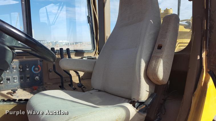 image for item L1720 2001 Caterpillar 613C Series II elevating scraper