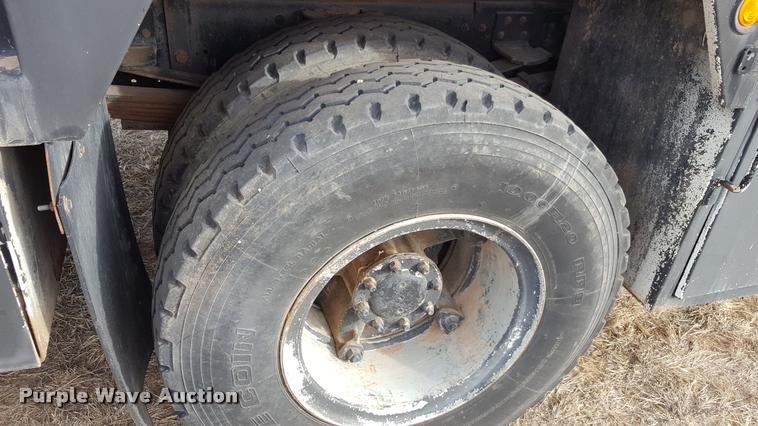 image for item L1723 1994 GMC TopKick service truck with crane