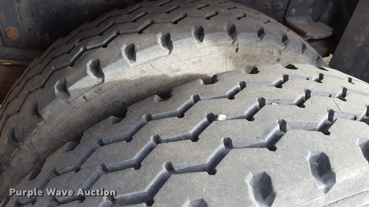 image for item L1723 1994 GMC TopKick service truck with crane