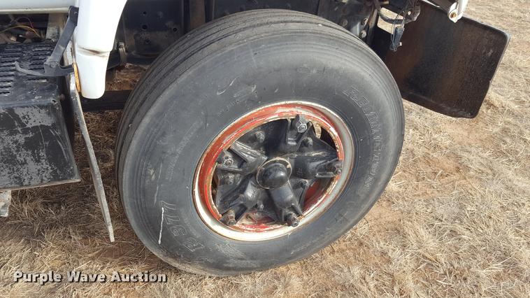 image for item L1723 1994 GMC TopKick service truck with crane