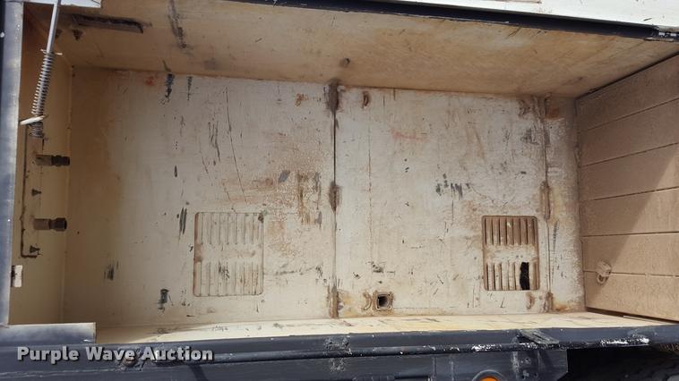 image for item L1723 1994 GMC TopKick service truck with crane