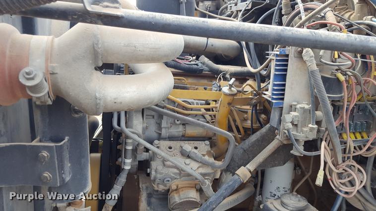 image for item L1723 1994 GMC TopKick service truck with crane