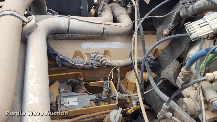 image for item L1723 1994 GMC TopKick service truck with crane