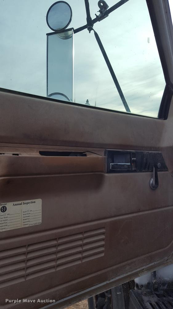 image for item L1723 1994 GMC TopKick service truck with crane