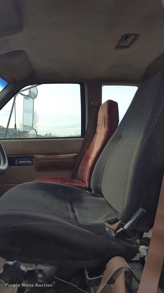 image for item L1723 1994 GMC TopKick service truck with crane