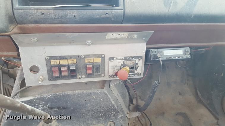 image for item L1723 1994 GMC TopKick service truck with crane