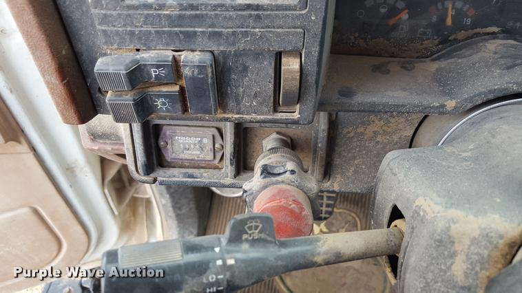 image for item L1723 1994 GMC TopKick service truck with crane