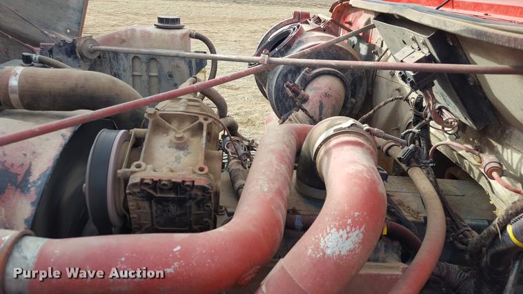 image for item L1724 2001 International 4900 dump truck